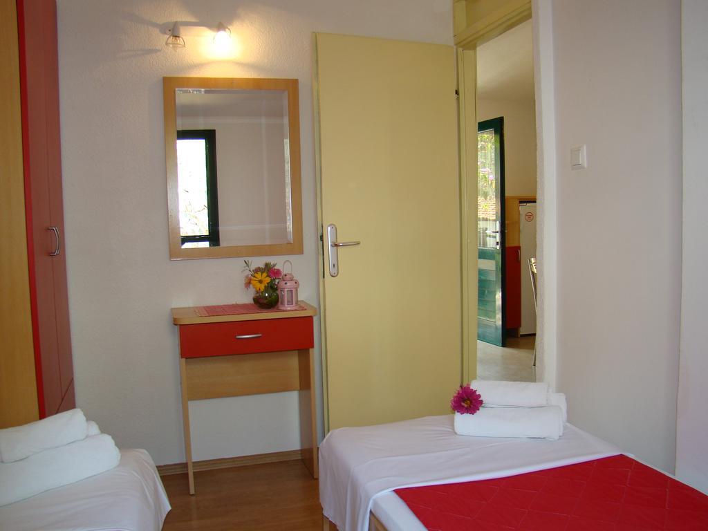 Apartment Bonaca Klek Buitenkant foto